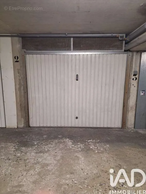 Garage - Garage Sécurisé dans Résidence à Limeil-Brevannes