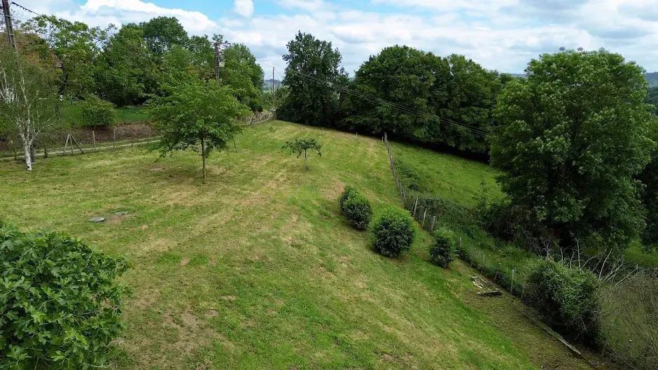Garden - Renovated Longère with South View near Brive