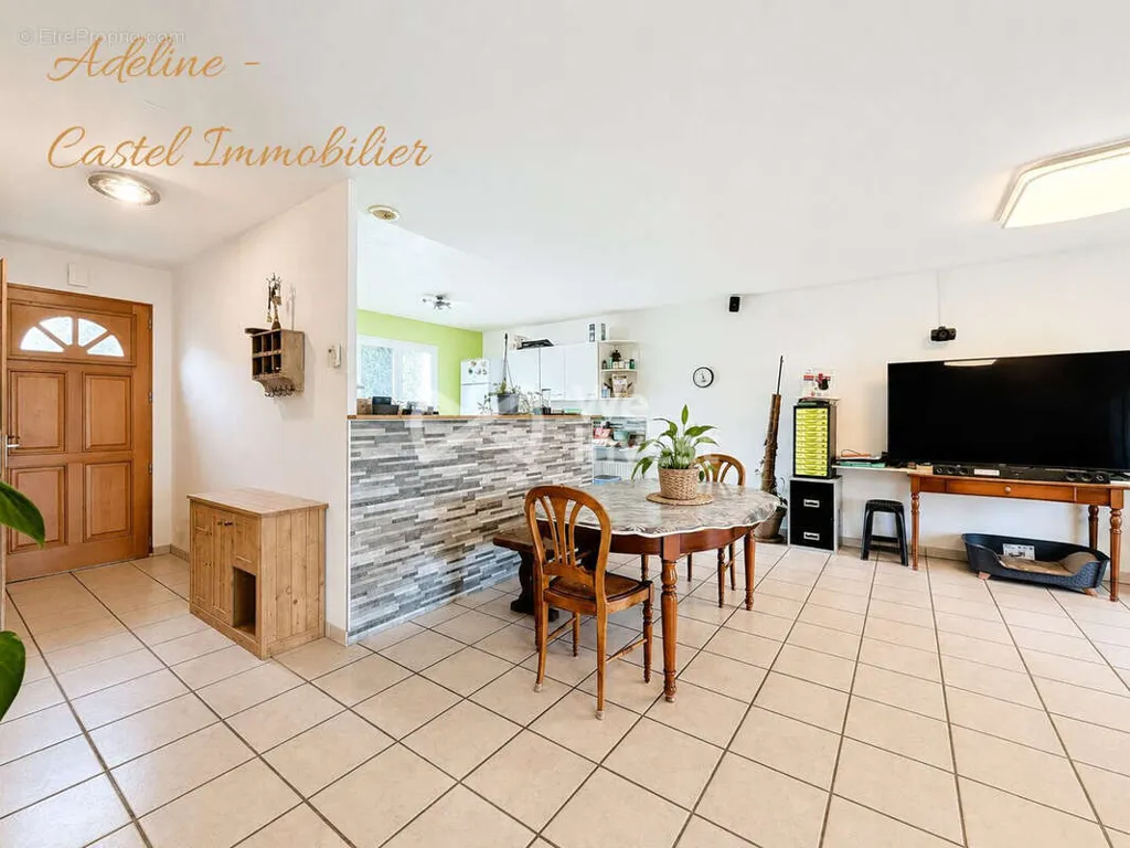 Sala da pranzo - House with Garden in Roussillon