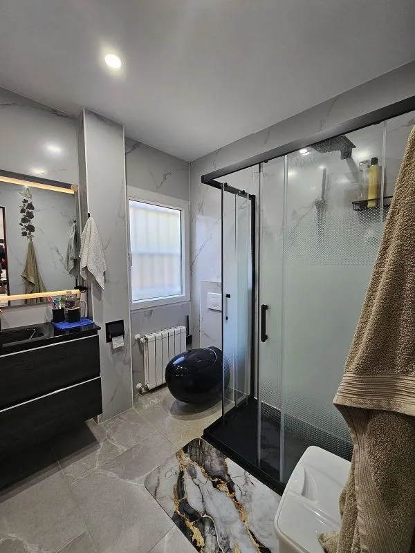 Salles de bain - Apartment with Garage in Ciudad Pegaso
