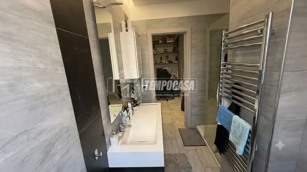 Bagni - Appartamento con giardino condominiale a Napoli