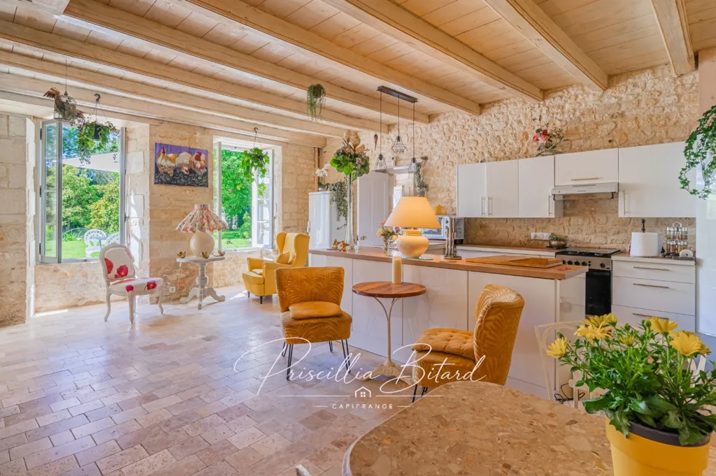 Cucina - Historic Château with Garden in Le Thou