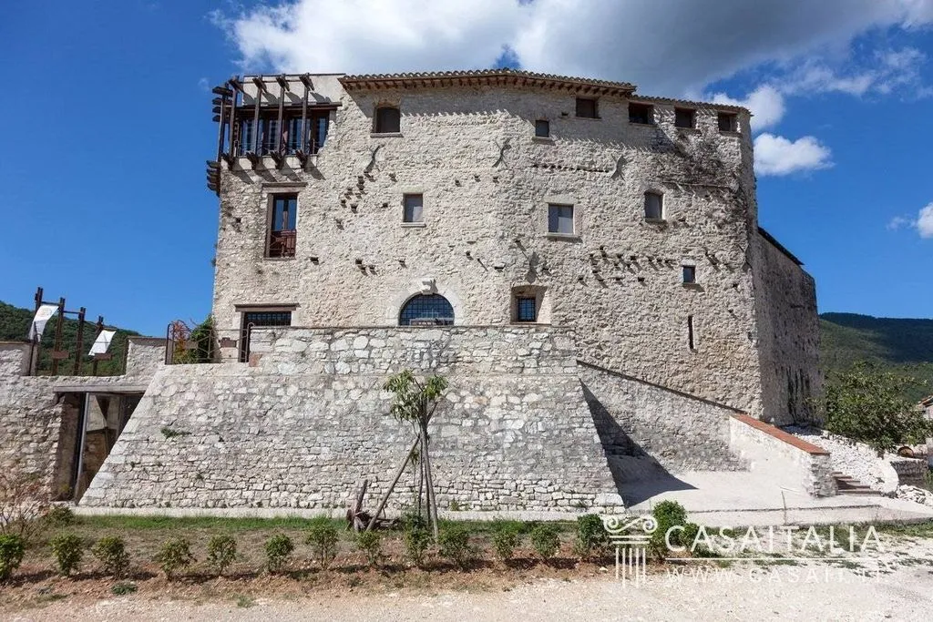Välivaade - Restored Castle Resort with Mountain Views, Spoleto