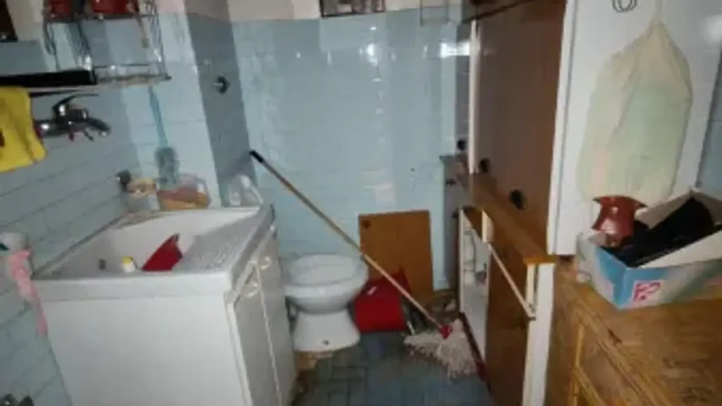 Bathrooms - Apartment with Balcony in High Street, Benevento