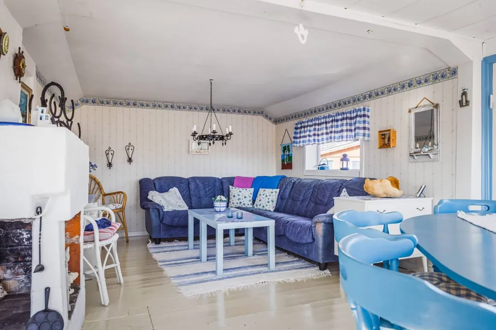 Living Room - Cottage with Private Beachfront near Gävle