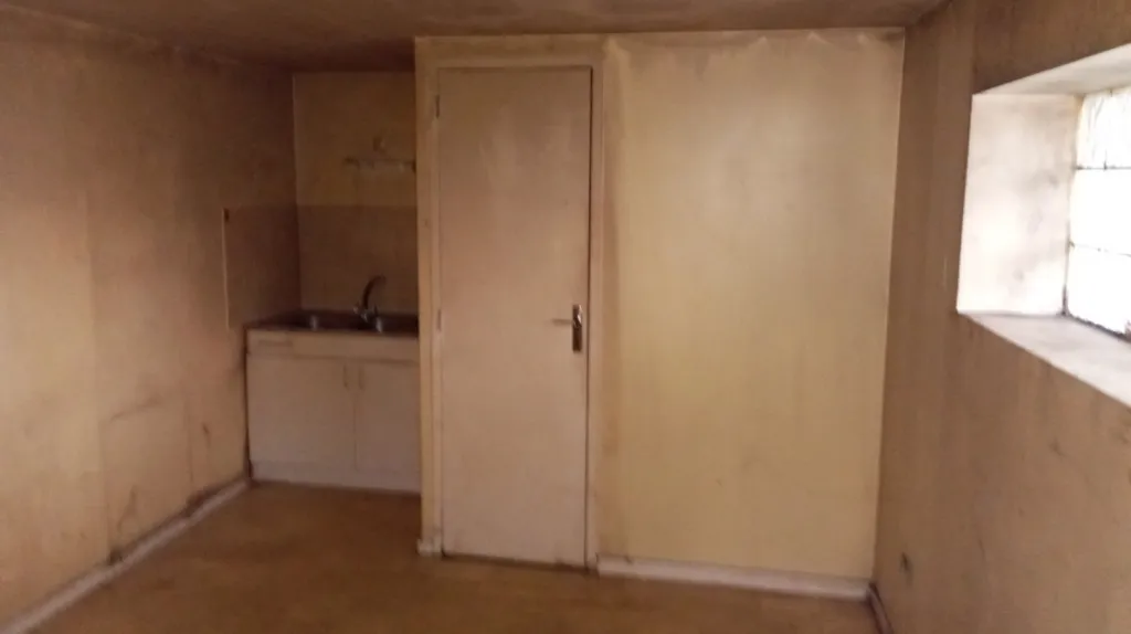 Cuisine - Maison en 2 Logements avec Cour à Yenne