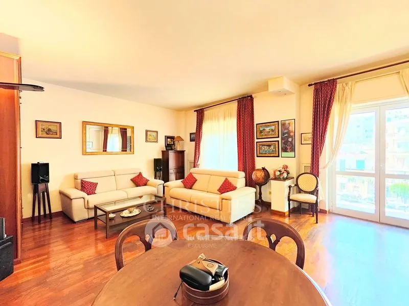 Elutuba - Apartment with Balcony in Chiaia, Naples