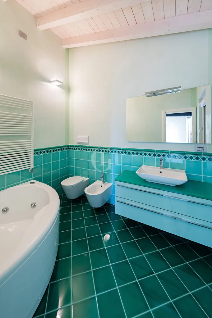 Salles de bain - Modern Villa with Lake View in Polpenazze