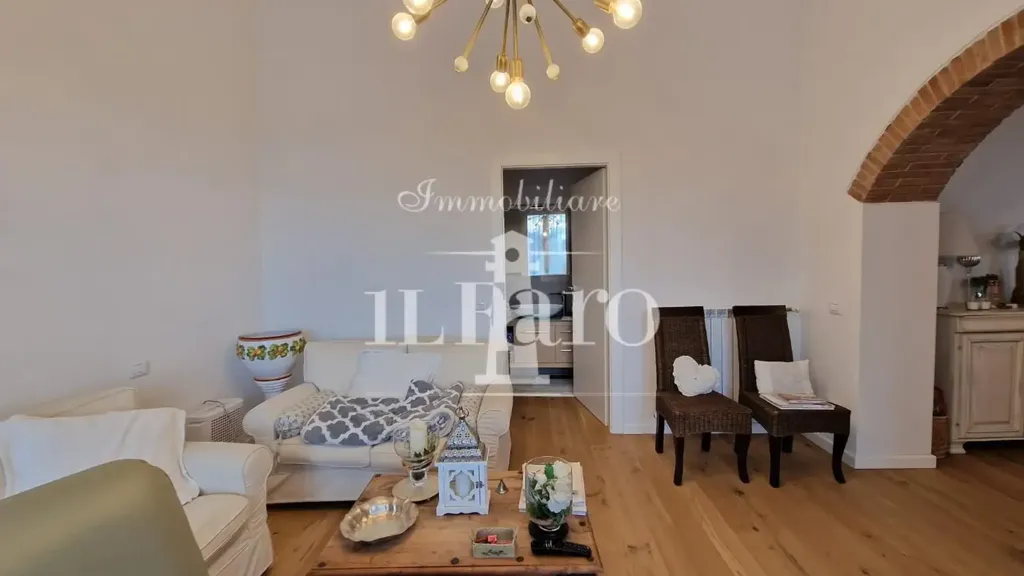 Séjour - Panoramic Apartment with Balcony in Signa