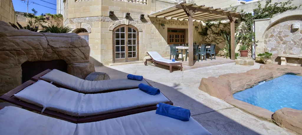 Piscina - Casa con 4 camere a Gharb