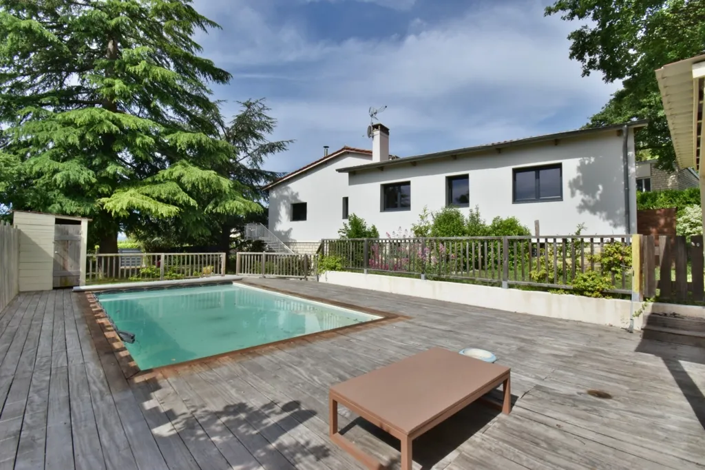Pool - Renovated House with Pool in Château Arnaux