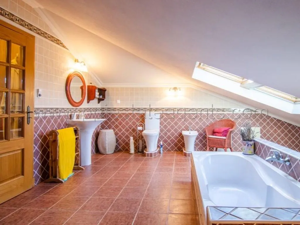Bathrooms - Luxury Villa with Pool in Lagos Countryside