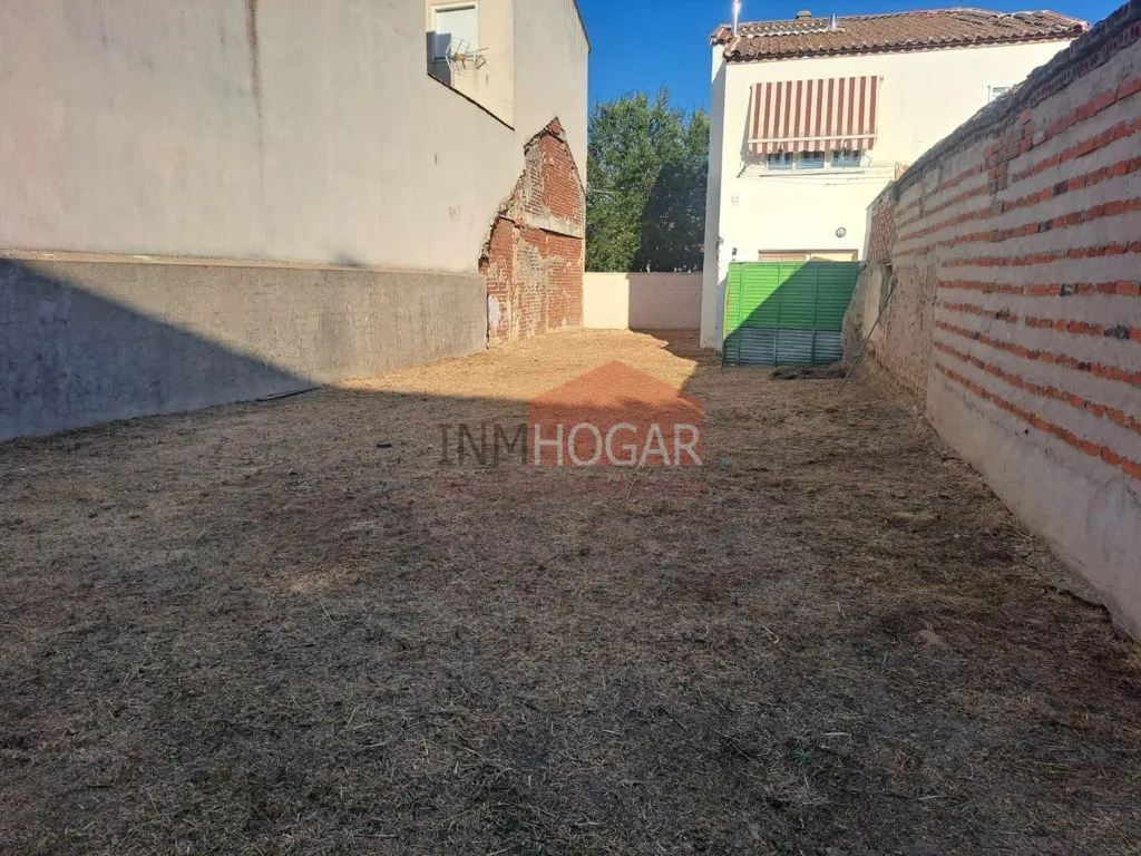 Garden - Urban Plot with Construction Potential in Sanchidrián