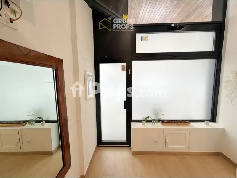 Esik - Reformed Duplex Flat in Chamberí