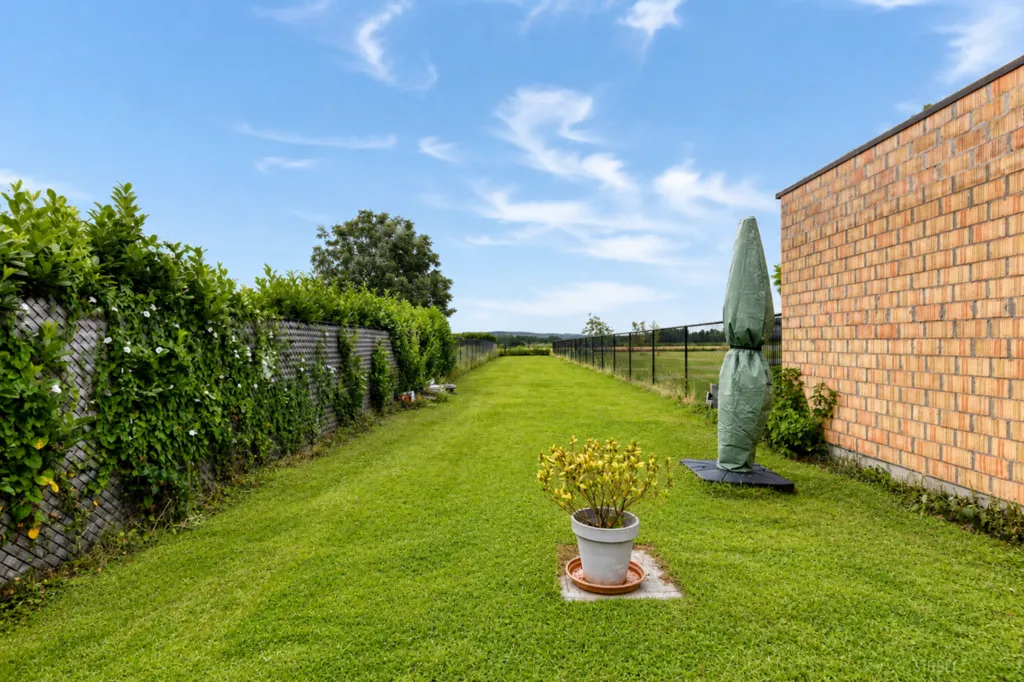 Aed - Fully Renovated House with Solar Panels in Idegem
