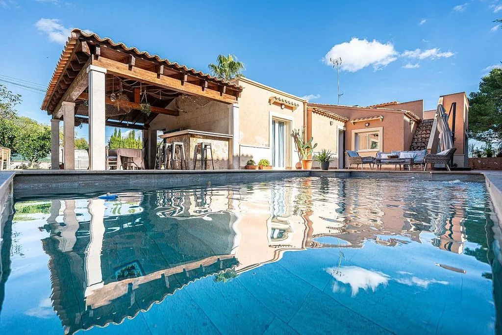 Pool - Chalet with Pool and Terrace in Cala Romántica