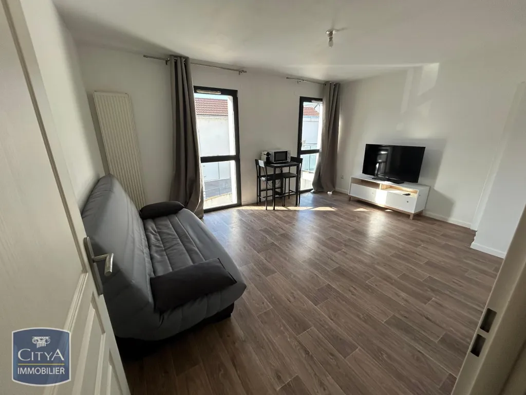 Séjour - Studio Meublé avec Ascenseur à Troyes