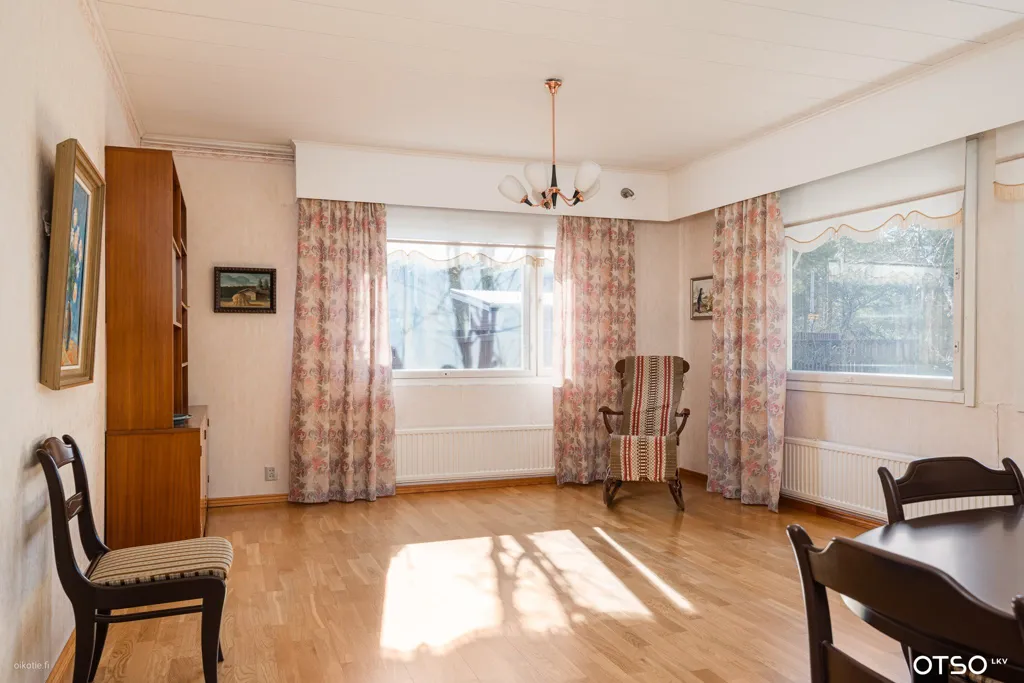 Söögituba - Spacious House with Garden in Uusiniitty, Pori