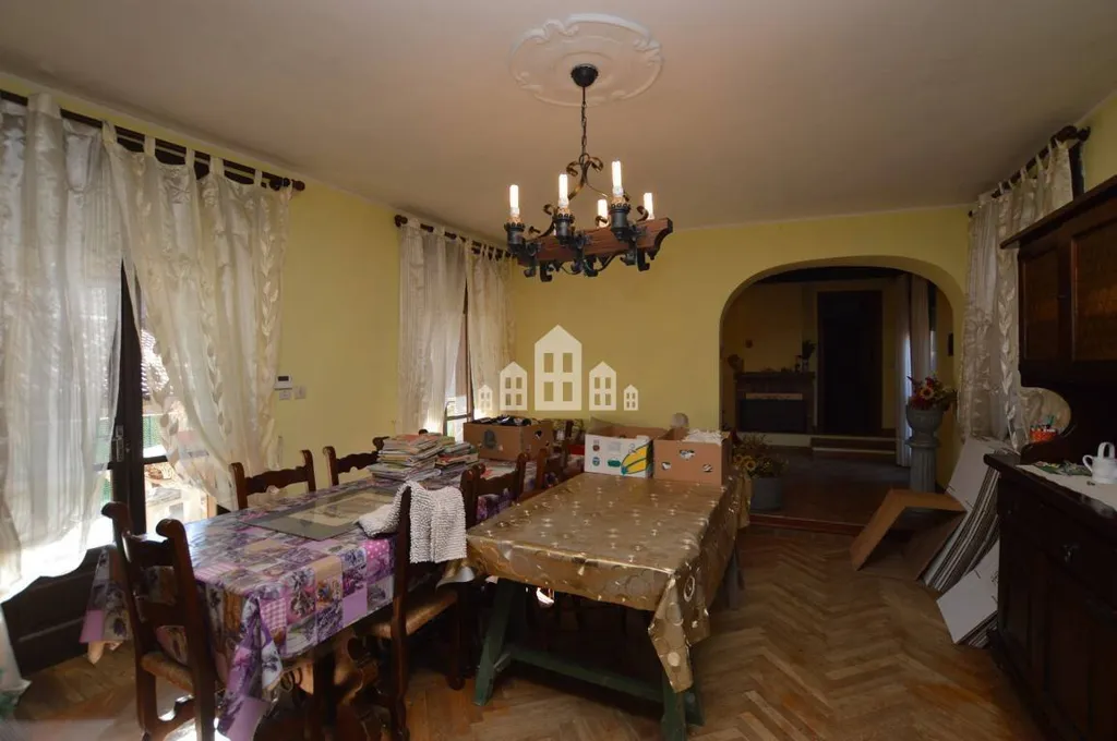 Salle à manger - Historic Building with Central Location in Rivara