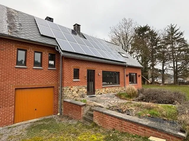 Extérieur - Maison 3 Façades avec Jardin à Pondrome