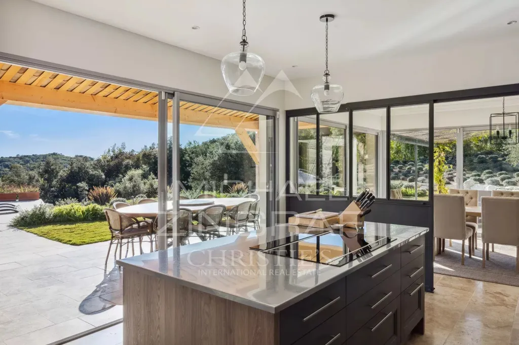 Cuisine - Maison Provençale Moderne avec Vue Panoramique