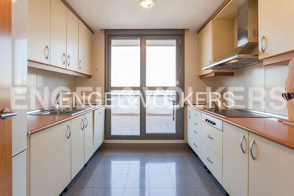 Cucina - Penthouse with Pool in Guindalera, Madrid