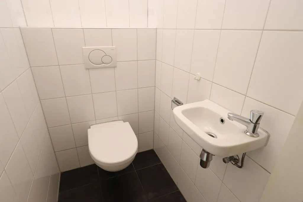 Salles de bain - Detached House with Veranda in Biddinghuizen