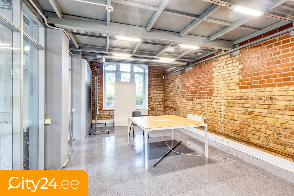 Studio - Office Building with Modern Lifts in Teika