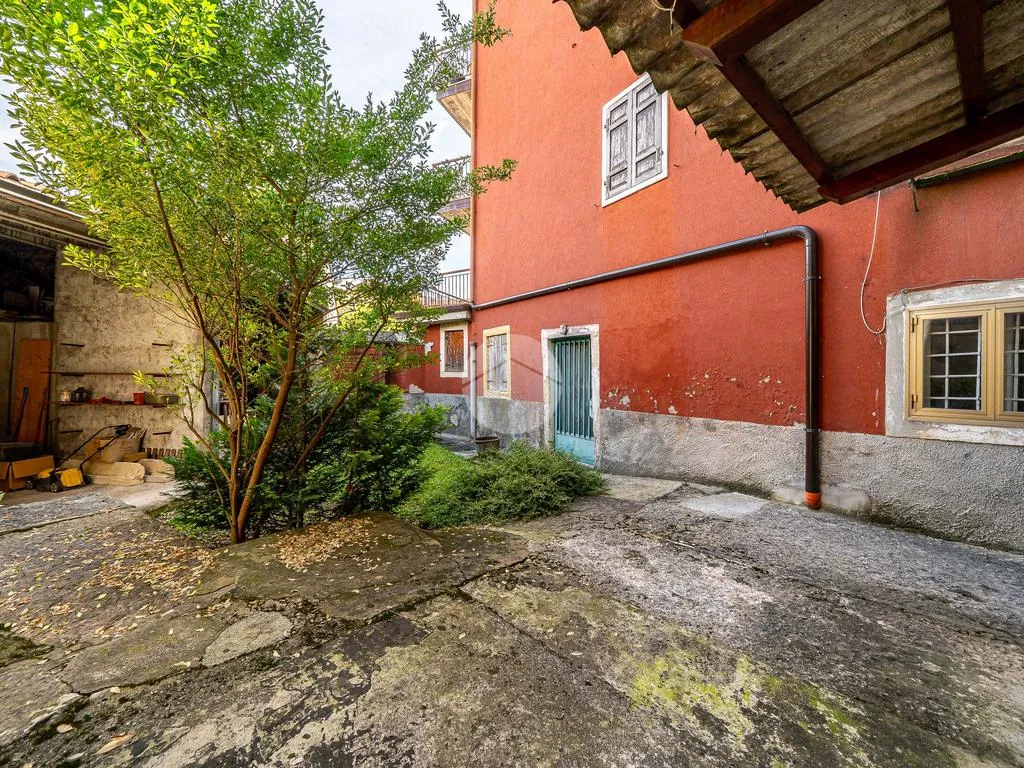 Giardino - Two-Terrace Palazzine in Historic Negrar