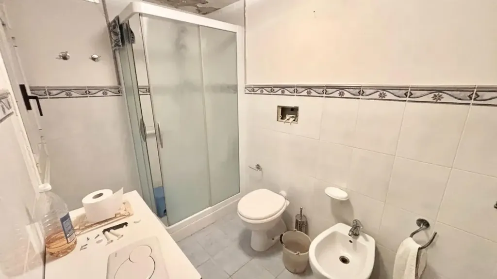 Salles de bain - Historic House Portion in Montaione