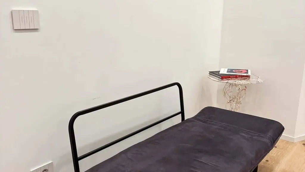 Magamistoad - Modern Studio with Design Elements in Milan