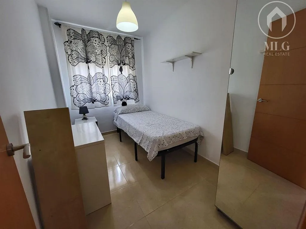 Magamistoad - Furnished Flat with East View in Perchel Sur