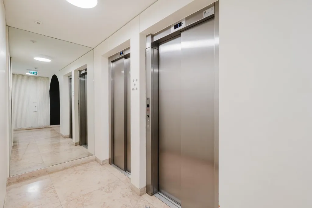 Esik - 1-Bedroom Apartment with Balcony in Lisbon