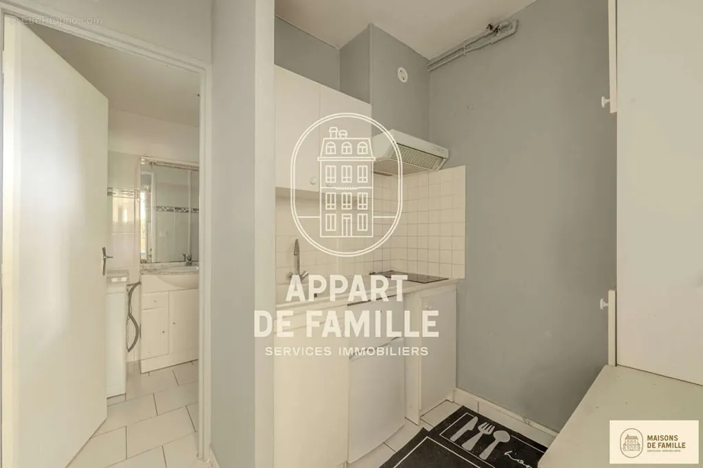 Cuisine - Studio Lumineux dans Copropriété à Garches