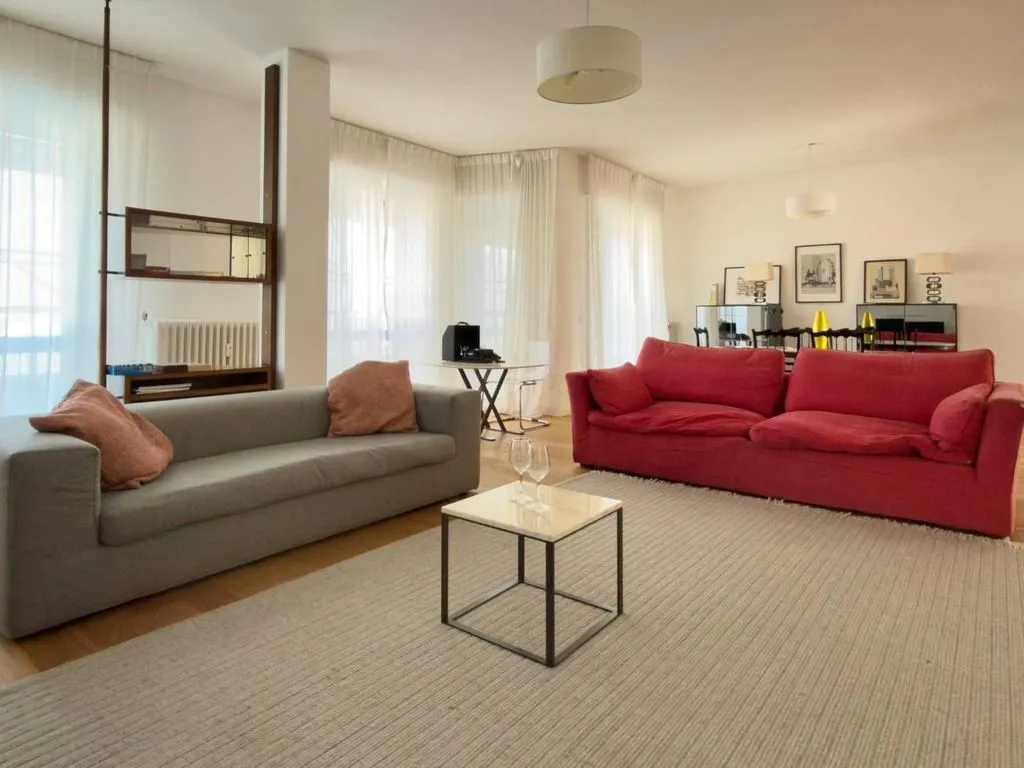 Elutuba - Luxury Penthouse with Skyline View in Milan