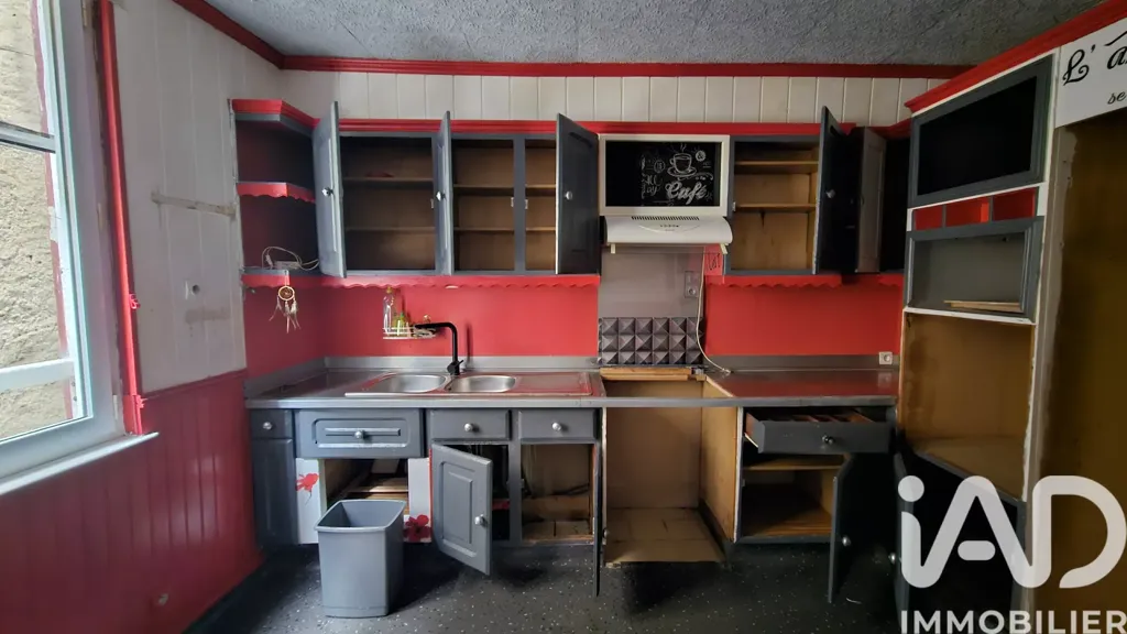 Kitchen - Town House with Garage in Maurs Centre