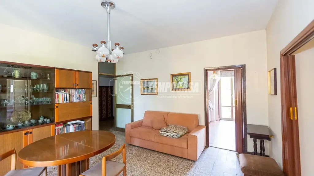 Söögituba - Spacious Trilocale with Terrace in Brescia
