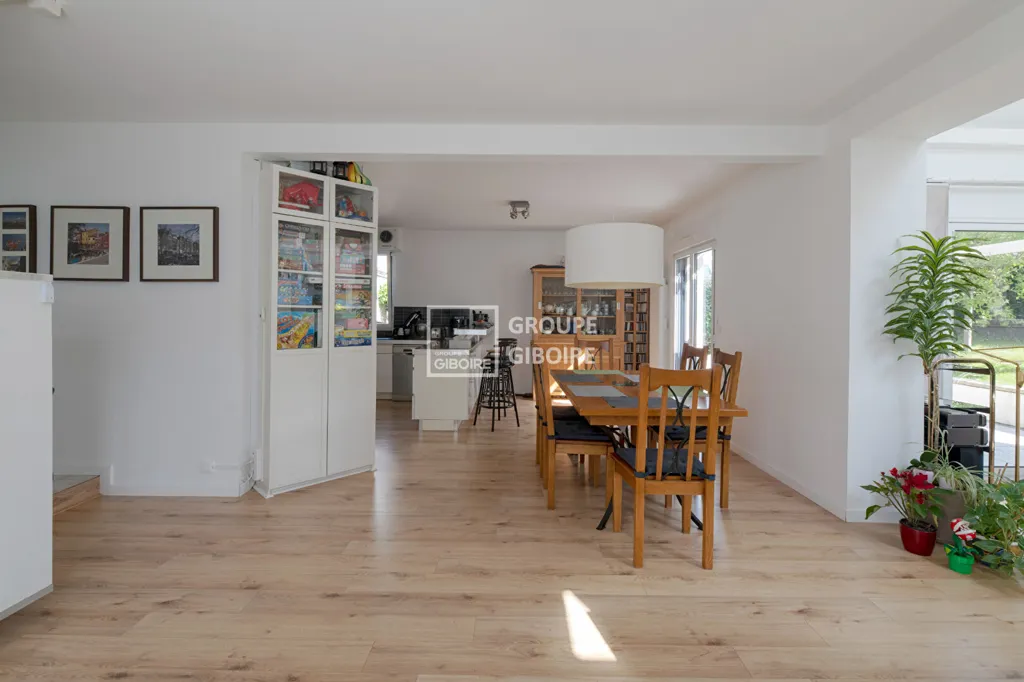Salle à manger - Maison d'Architecte avec Jardin à Bellevue