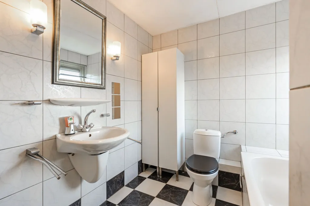 Vannitoad - Spacious Two-Storey House with Garden in Hoogenboomstraat
