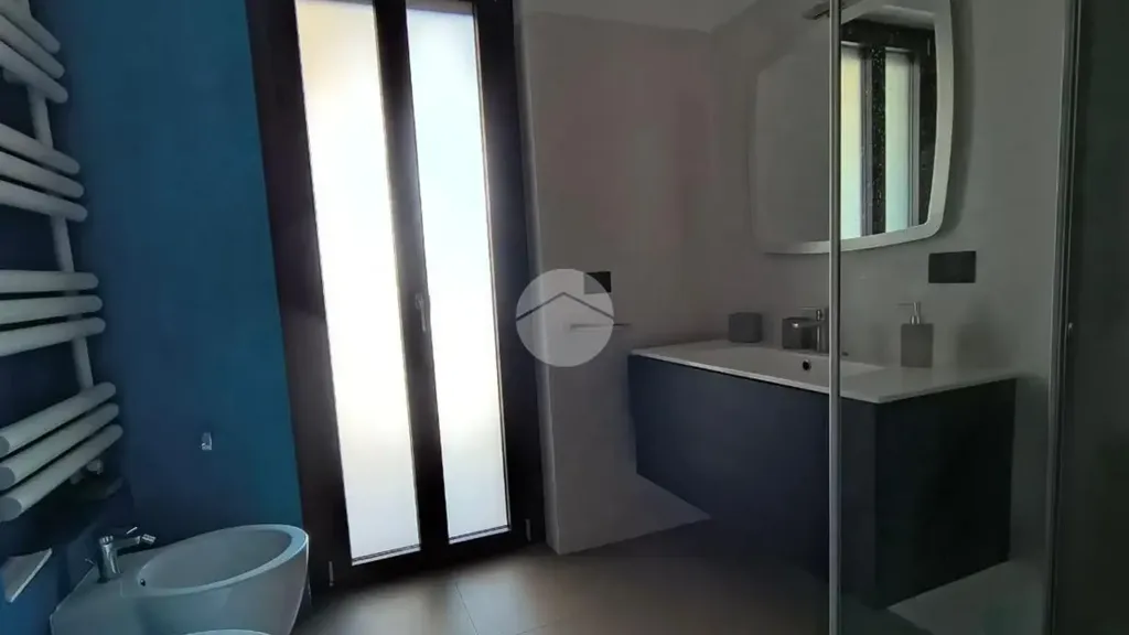 Vannitoad - Rented Apartment with Balcony in Cervere