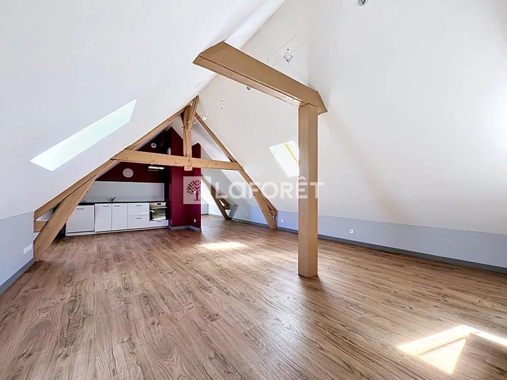 Rooms - Bright 3-Bedroom Apartment in Langres Centre