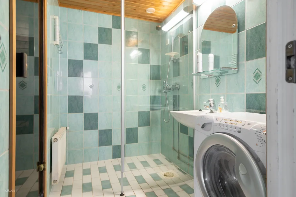 Salles de bain - Three-Room Flat with South-Facing Terrace in Oulu
