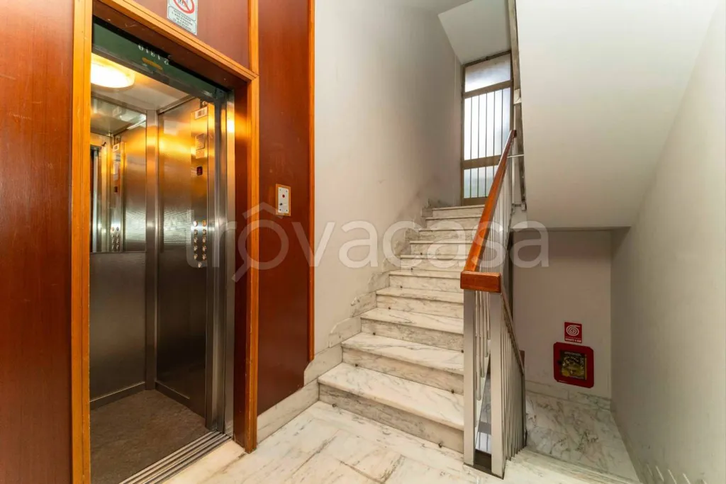hallway_entrance