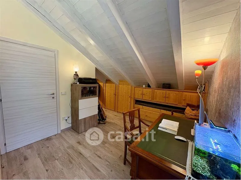 Pièces - Rear-Facing Apartment with Balcony in Trento