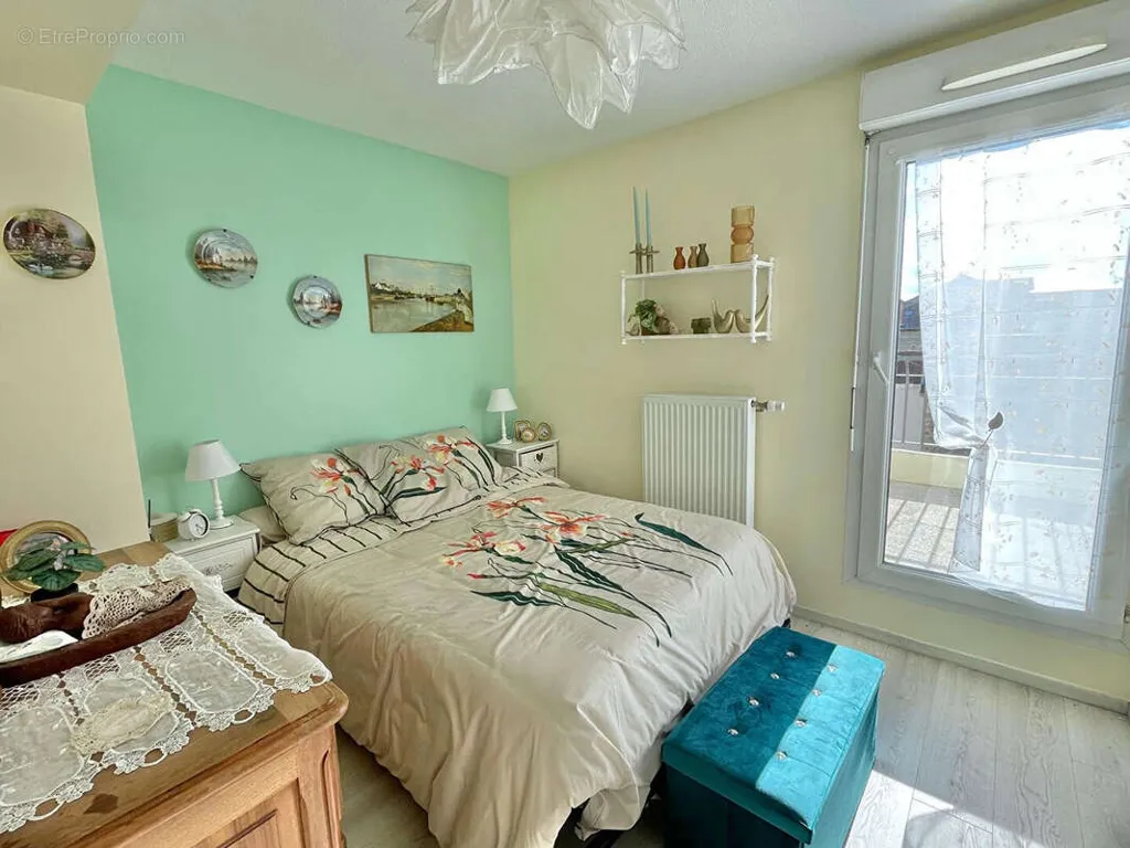 Chambres - Appartement T4 avec Garage dans l'Hypercentre de Bourgoin-Jallieu