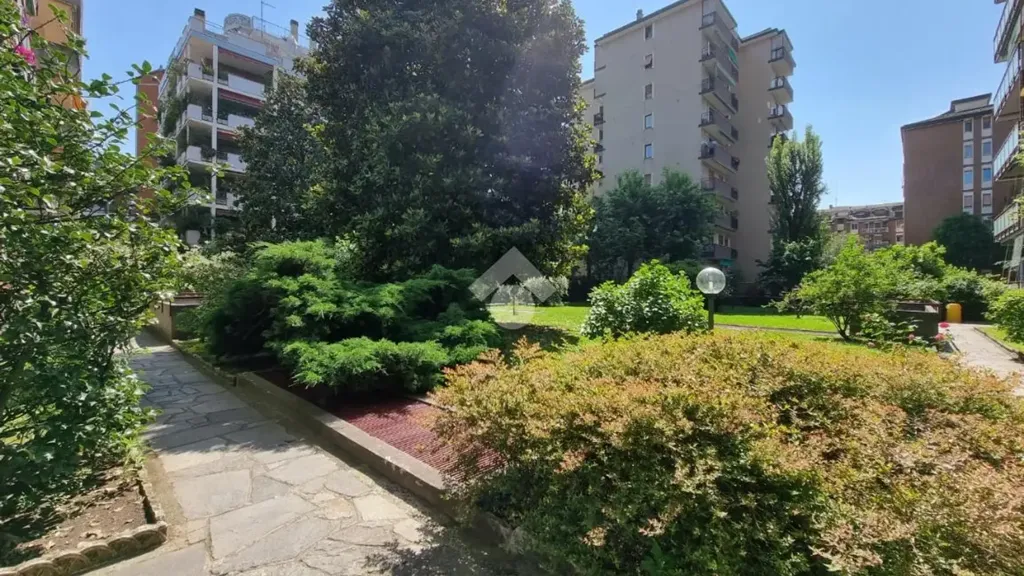 Jardin - Five-Bedroom Apartment with Balcony in Milan