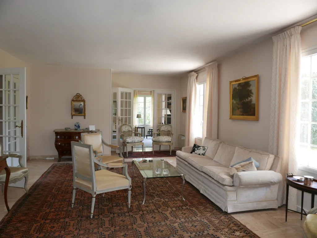 Elutuba - Spacious House with Pool in Saint-Astier