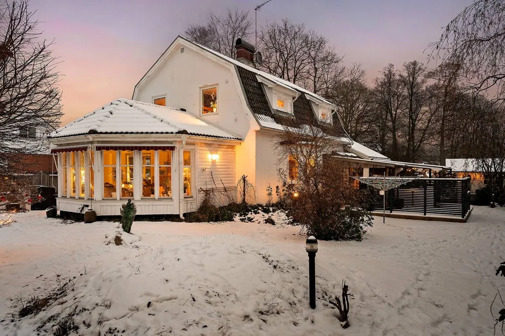 Välivaade - Villa with River View in Natural Setting