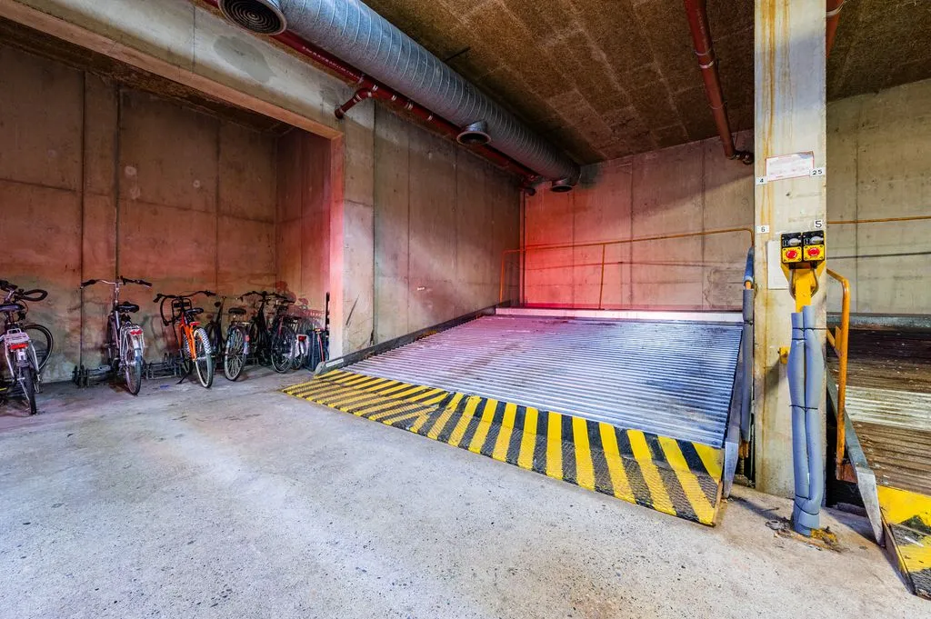 Garage - Maisonette with Garden Access in Vlaardingen
