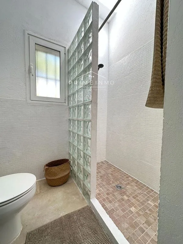 Salles de bain - Rustic Estate with Pool and Sea Views near l'Ampolla